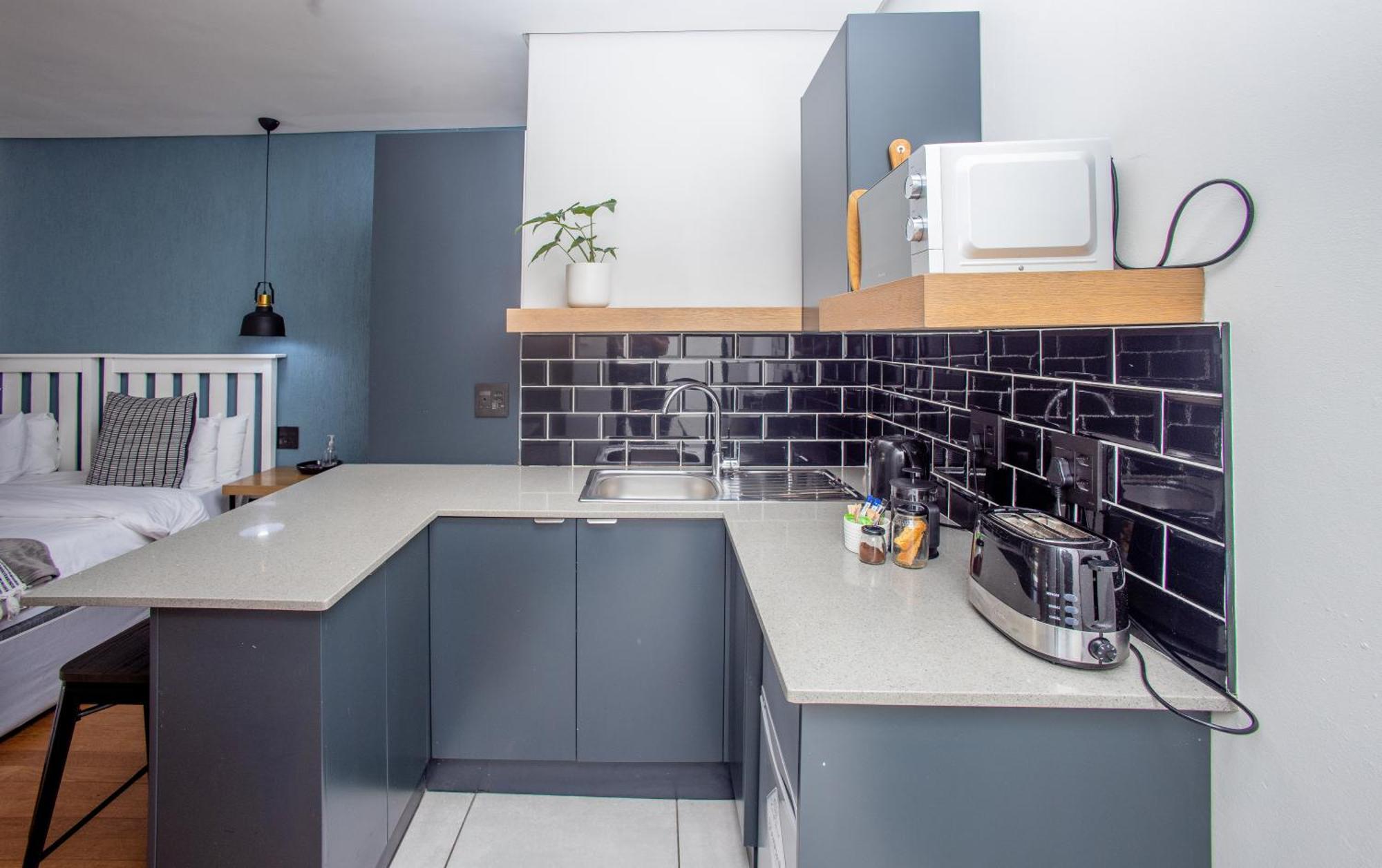 Coral Wood Self Catering Suites And B&B 东伦敦 外观 照片